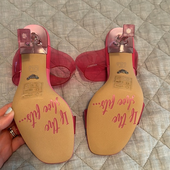 Disney Cinderella Aldo Heels - Picture 3 of 3